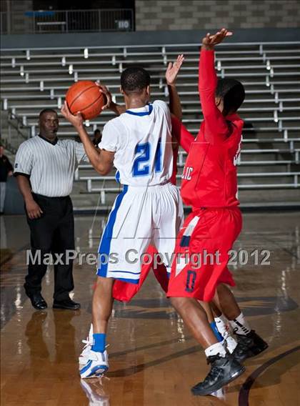 Thumbnail 2 in Bishop Dunne @ Wilmer-Hutchins (DJH5 Holiday Showcase) photogallery.