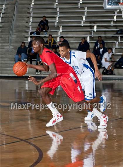Thumbnail 1 in Bishop Dunne @ Wilmer-Hutchins (DJH5 Holiday Showcase) photogallery.