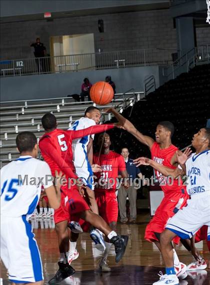 Thumbnail 3 in Bishop Dunne @ Wilmer-Hutchins (DJH5 Holiday Showcase) photogallery.
