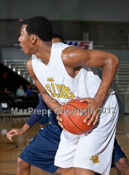 Thumbnail 1 in Bishop Dunne @ Wilmer-Hutchins (DJH5 Holiday Showcase) photogallery.