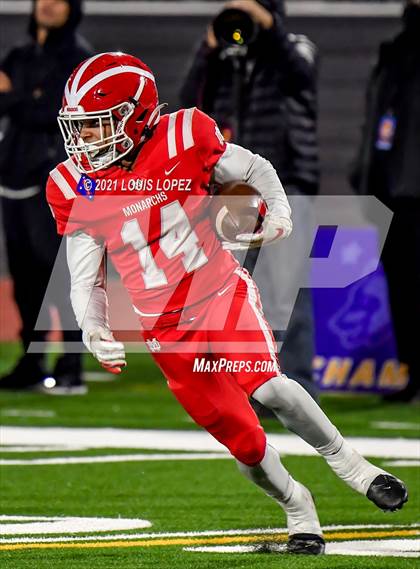 Thumbnail 3 in Serra vs. Mater Dei (CIF State Open DIV Championship) photogallery.
