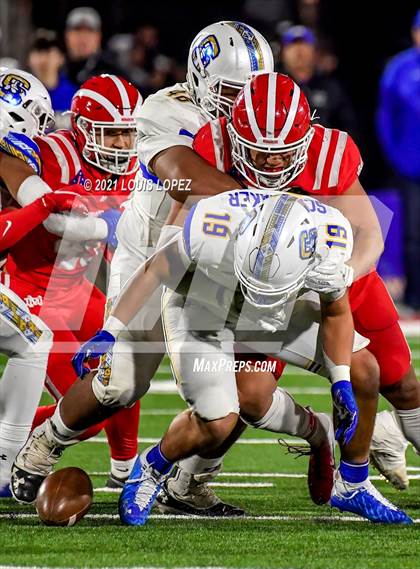 Thumbnail 1 in Serra vs. Mater Dei (CIF State Open DIV Championship) photogallery.