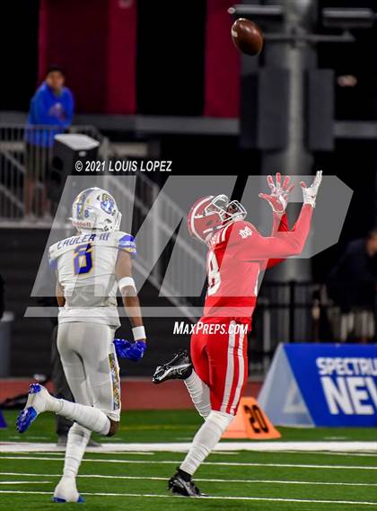 Thumbnail 3 in Serra vs. Mater Dei (CIF State Open DIV Championship) photogallery.