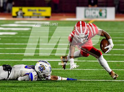 Thumbnail 2 in Serra vs. Mater Dei (CIF State Open DIV Championship) photogallery.