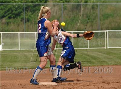 Thumbnail 2 in Lauralton Hall vs. Suffield (CIAC Class M Final) photogallery.