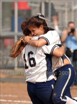Thumbnail 2 in Lauralton Hall vs. Suffield (CIAC Class M Final) photogallery.