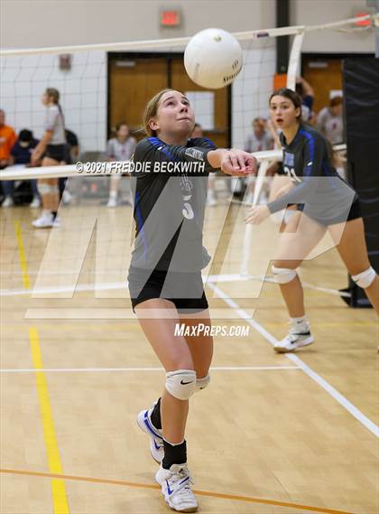 Thumbnail 1 in Lindsay vs Windthorst (Nocona Tournament) photogallery.