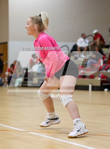 Thumbnail 3 in Lindsay vs Windthorst (Nocona Tournament) photogallery.