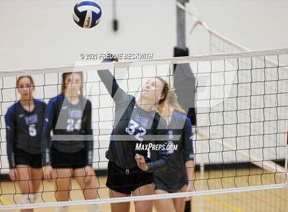 Thumbnail 1 in Lindsay vs Windthorst (Nocona Tournament) photogallery.