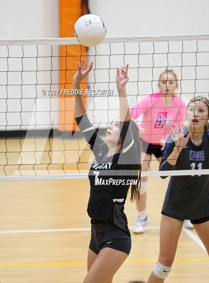 Thumbnail 1 in Lindsay vs Windthorst (Nocona Tournament) photogallery.