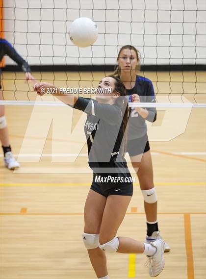 Thumbnail 2 in Lindsay vs Windthorst (Nocona Tournament) photogallery.