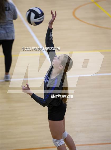Thumbnail 1 in Lindsay vs Windthorst (Nocona Tournament) photogallery.