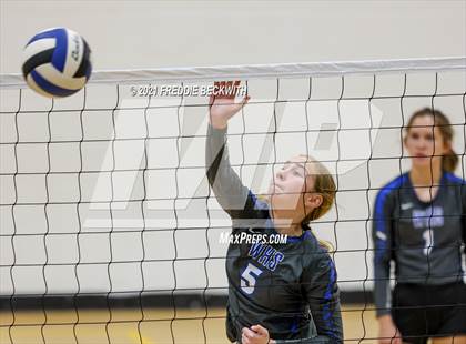 Thumbnail 3 in Lindsay vs Windthorst (Nocona Tournament) photogallery.