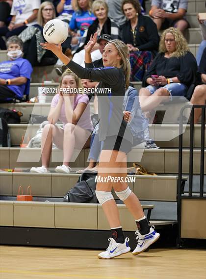 Thumbnail 3 in Lindsay vs Windthorst (Nocona Tournament) photogallery.