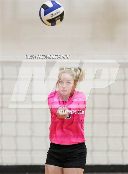 Thumbnail 1 in Lindsay vs Windthorst (Nocona Tournament) photogallery.