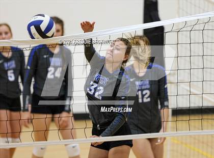 Thumbnail 2 in Lindsay vs Windthorst (Nocona Tournament) photogallery.