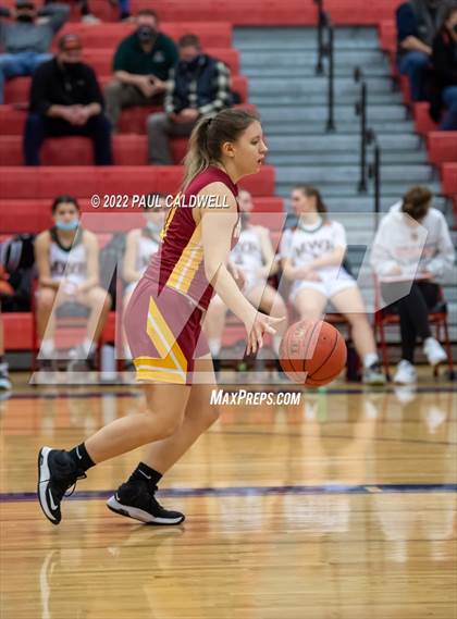Thumbnail 3 in Morton/White Pass vs. Winlock (WIAA 2B District Playoff) photogallery.