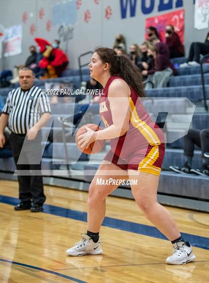 Thumbnail 3 in Morton/White Pass vs. Winlock (WIAA 2B District Playoff) photogallery.