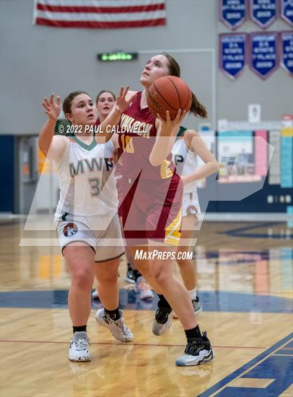 Thumbnail 1 in Morton/White Pass vs. Winlock (WIAA 2B District Playoff) photogallery.