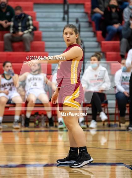 Thumbnail 3 in Morton/White Pass vs. Winlock (WIAA 2B District Playoff) photogallery.