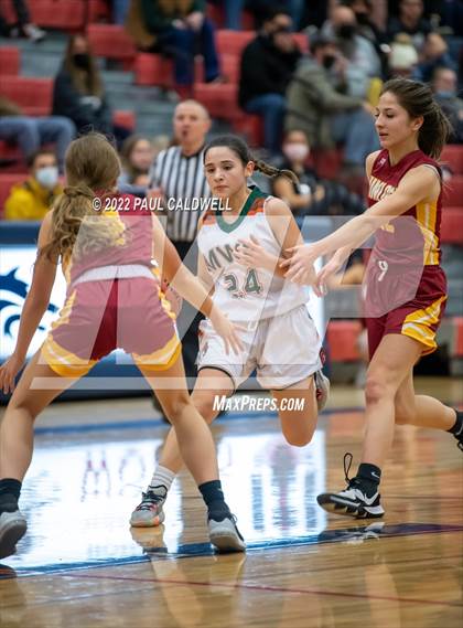 Thumbnail 1 in Morton/White Pass vs. Winlock (WIAA 2B District Playoff) photogallery.