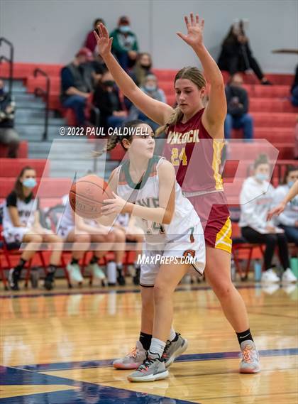 Thumbnail 2 in Morton/White Pass vs. Winlock (WIAA 2B District Playoff) photogallery.