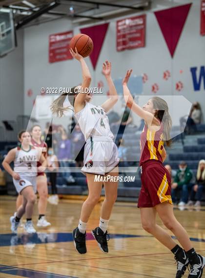 Thumbnail 1 in Morton/White Pass vs. Winlock (WIAA 2B District Playoff) photogallery.