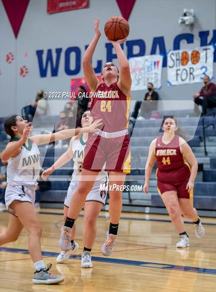 Thumbnail 1 in Morton/White Pass vs. Winlock (WIAA 2B District Playoff) photogallery.