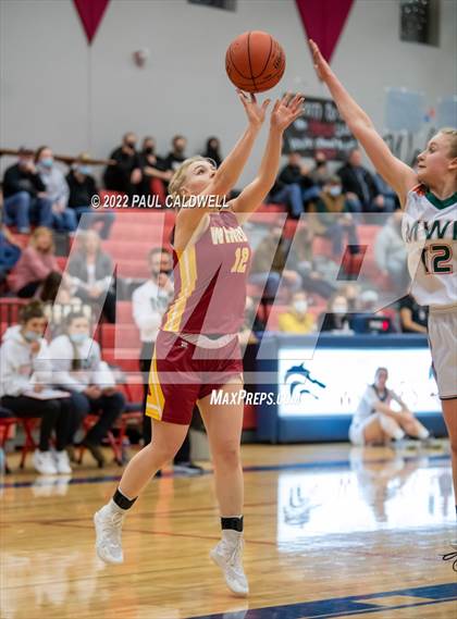 Thumbnail 2 in Morton/White Pass vs. Winlock (WIAA 2B District Playoff) photogallery.