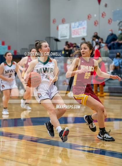 Thumbnail 1 in Morton/White Pass vs. Winlock (WIAA 2B District Playoff) photogallery.