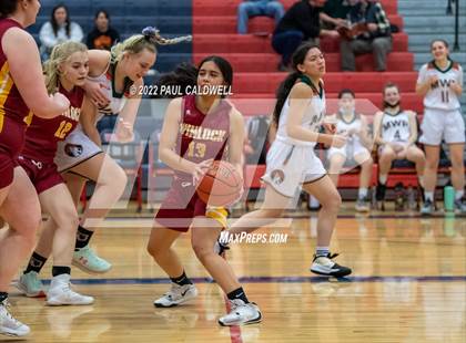 Thumbnail 2 in Morton/White Pass vs. Winlock (WIAA 2B District Playoff) photogallery.