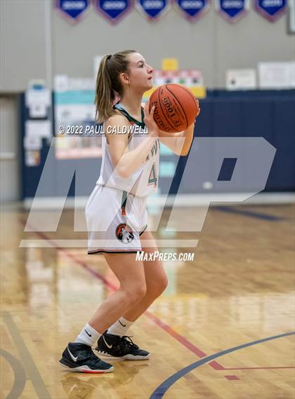 Thumbnail 3 in Morton/White Pass vs. Winlock (WIAA 2B District Playoff) photogallery.