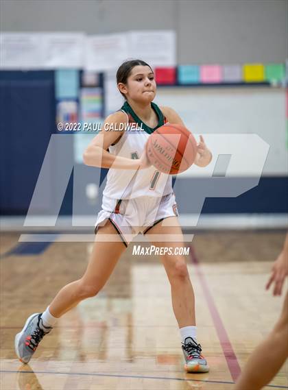 Thumbnail 2 in Morton/White Pass vs. Winlock (WIAA 2B District Playoff) photogallery.