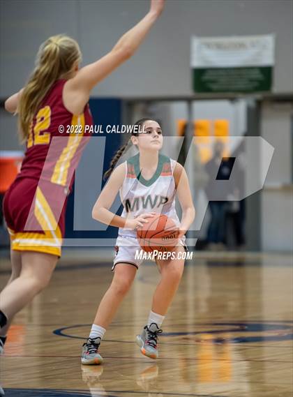 Thumbnail 1 in Morton/White Pass vs. Winlock (WIAA 2B District Playoff) photogallery.