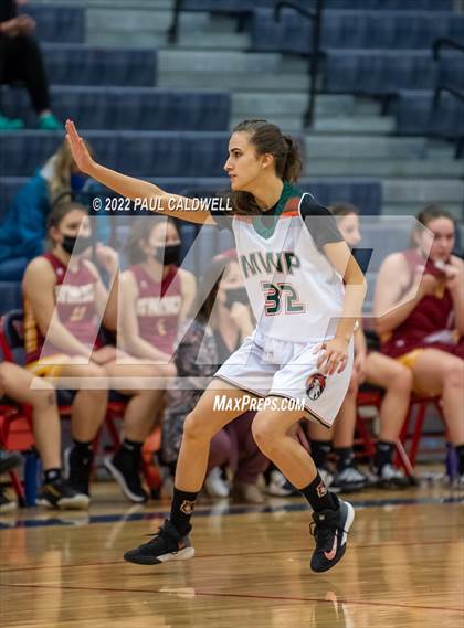 Thumbnail 2 in Morton/White Pass vs. Winlock (WIAA 2B District Playoff) photogallery.