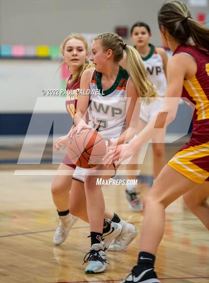 Thumbnail 1 in Morton/White Pass vs. Winlock (WIAA 2B District Playoff) photogallery.