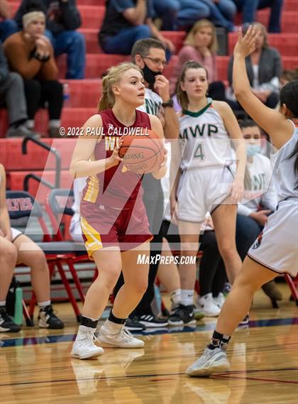 Thumbnail 2 in Morton/White Pass vs. Winlock (WIAA 2B District Playoff) photogallery.