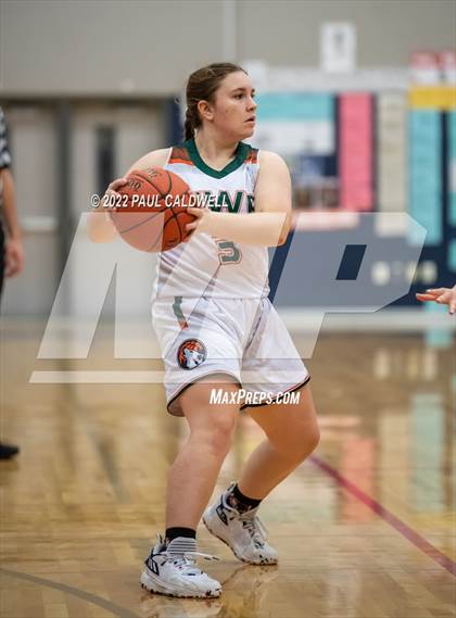 Thumbnail 3 in Morton/White Pass vs. Winlock (WIAA 2B District Playoff) photogallery.