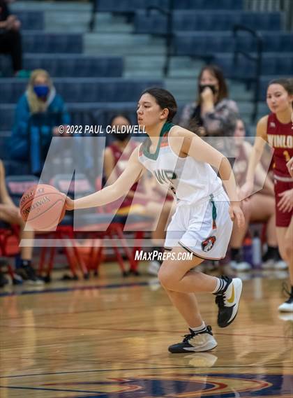Thumbnail 2 in Morton/White Pass vs. Winlock (WIAA 2B District Playoff) photogallery.