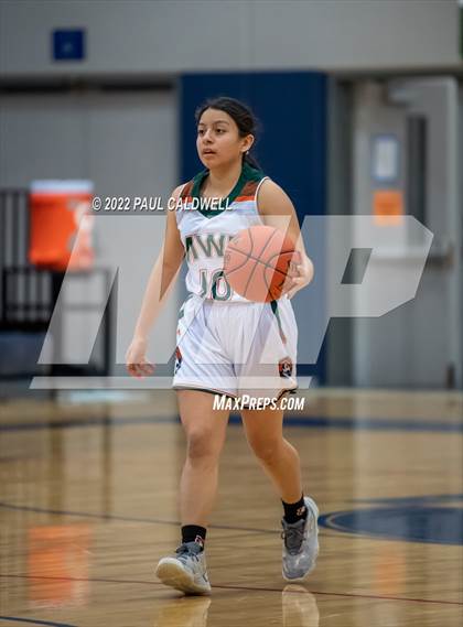 Thumbnail 2 in Morton/White Pass vs. Winlock (WIAA 2B District Playoff) photogallery.