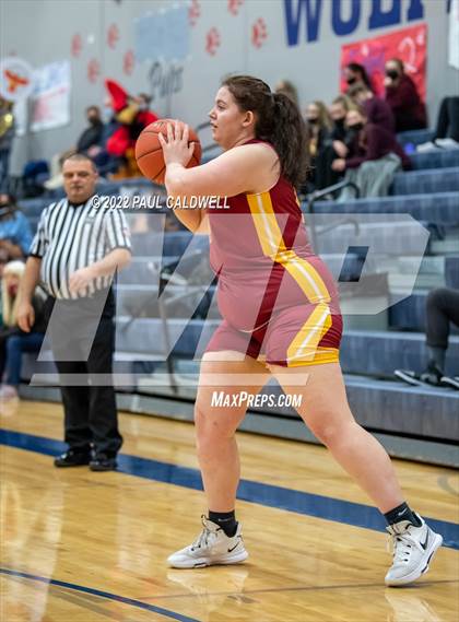 Thumbnail 2 in Morton/White Pass vs. Winlock (WIAA 2B District Playoff) photogallery.