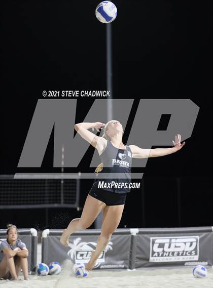 Thumbnail 2 in Gilbert Christian vs Basha photogallery.