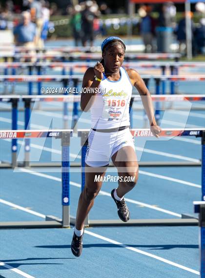 Thumbnail 3 in UF Relays (Friday) photogallery.
