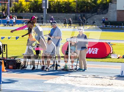 Thumbnail 2 in UF Relays (Friday) photogallery.