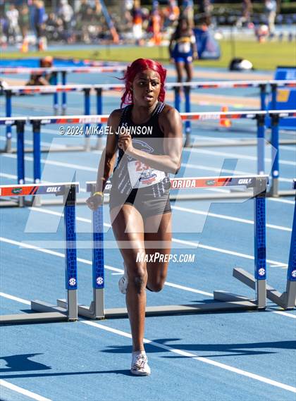 Thumbnail 3 in UF Relays (Friday) photogallery.