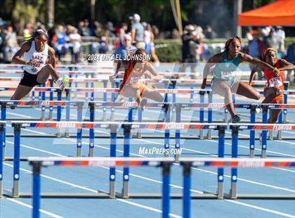 Thumbnail 2 in UF Relays (Friday) photogallery.