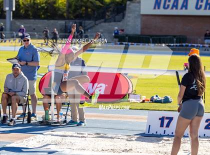 Thumbnail 3 in UF Relays (Friday) photogallery.