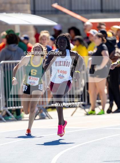 Thumbnail 2 in UF Relays (Friday) photogallery.