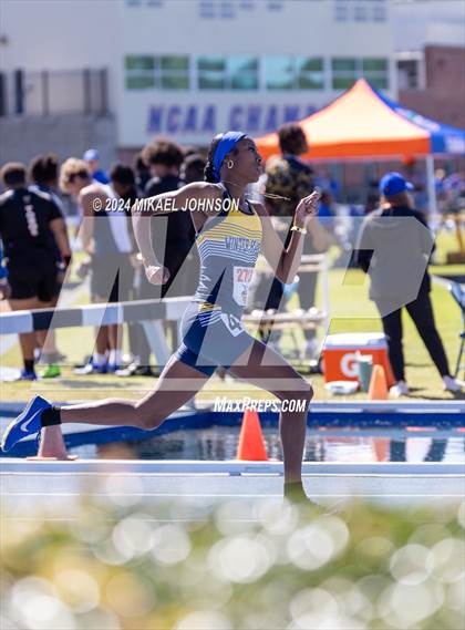 Thumbnail 3 in UF Relays (Friday) photogallery.