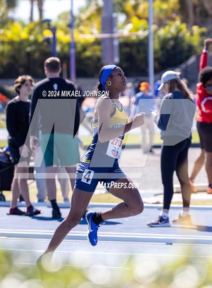 Thumbnail 2 in UF Relays (Friday) photogallery.